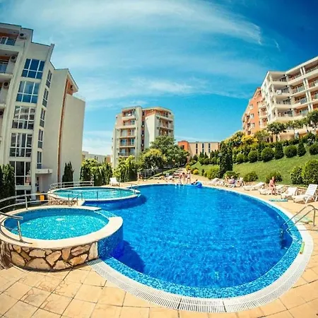 Imperial Club Apartment *